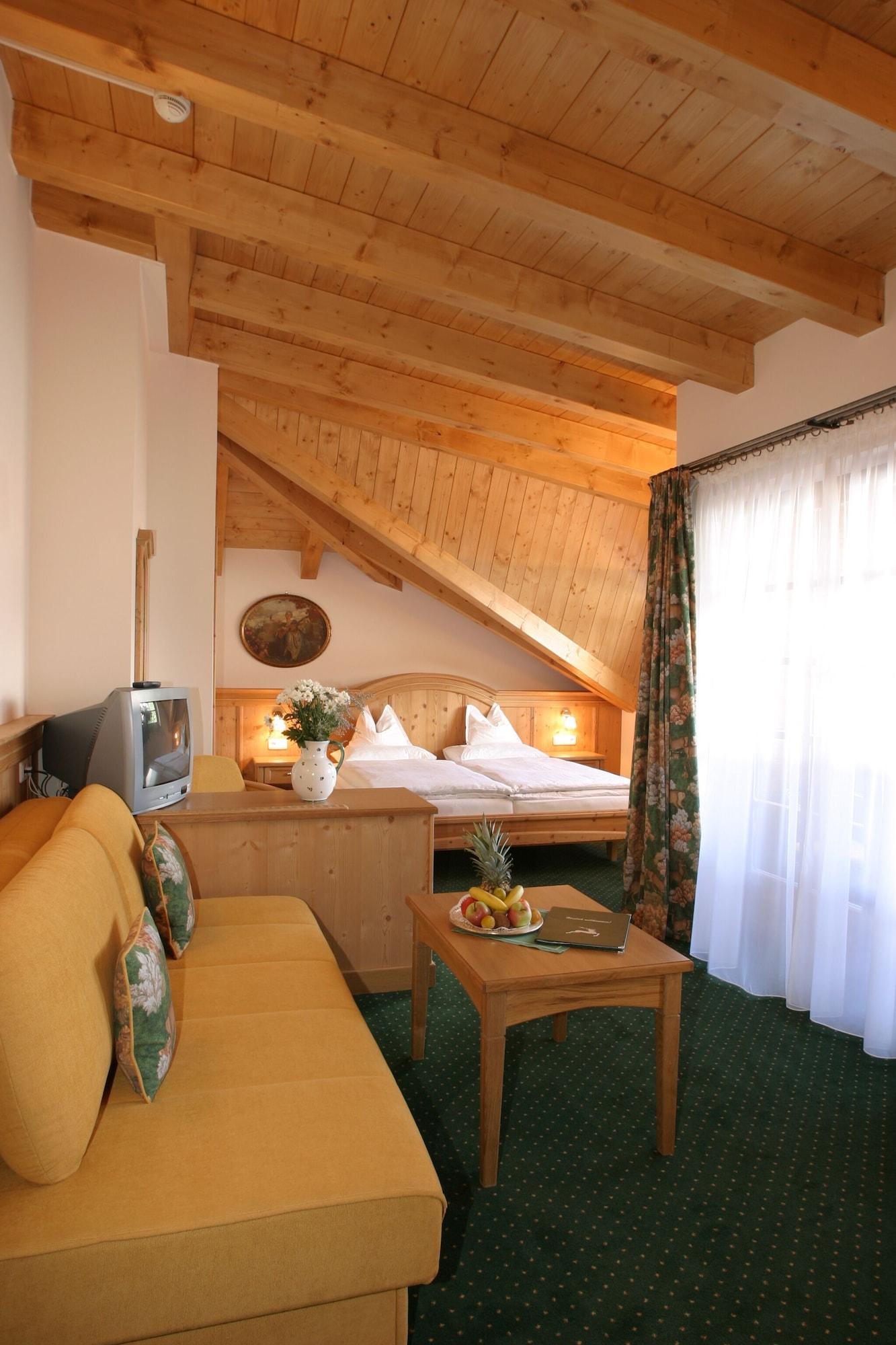 Hotel Zum Hirschen 4*