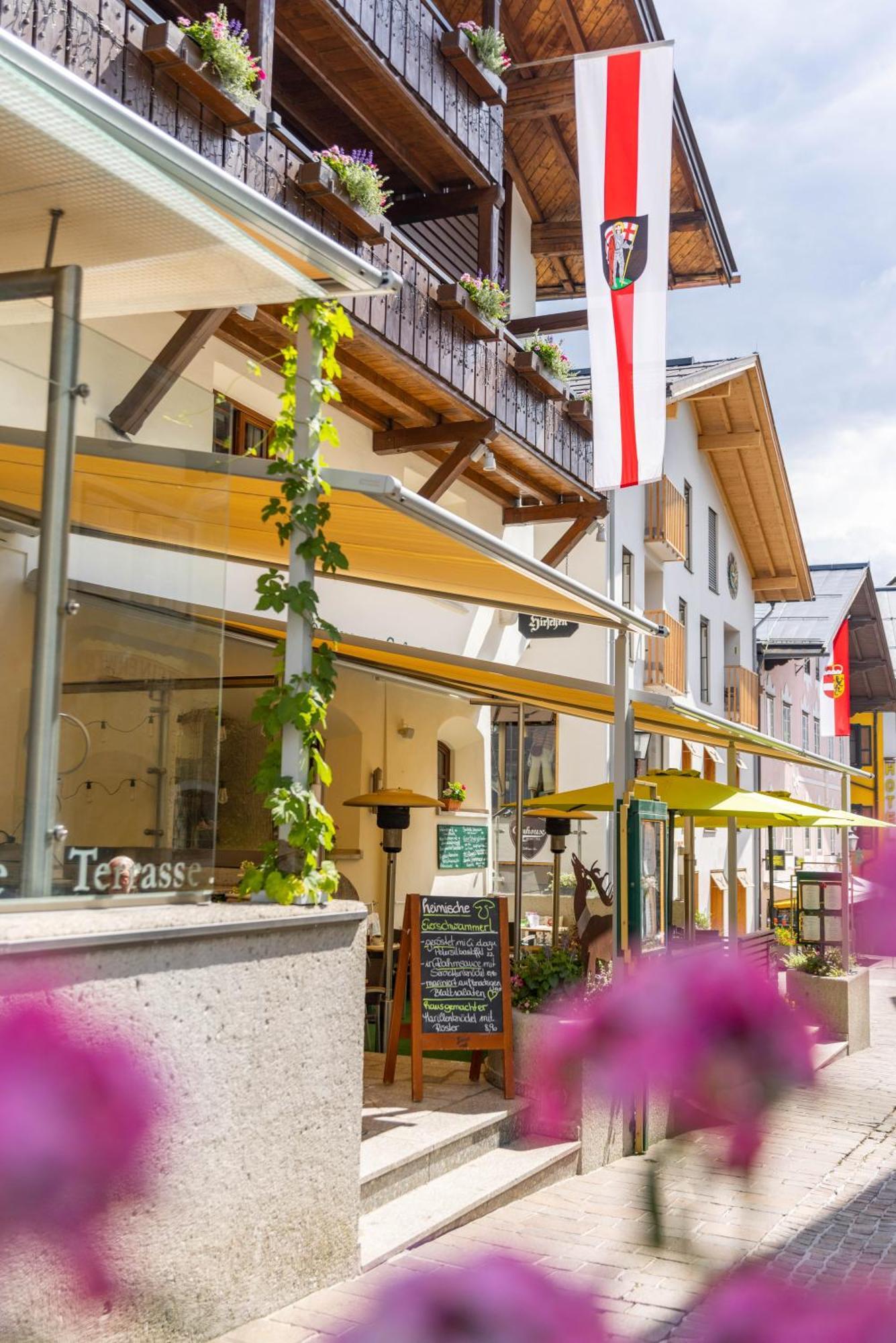 Hotel Zum Hirschen 4*