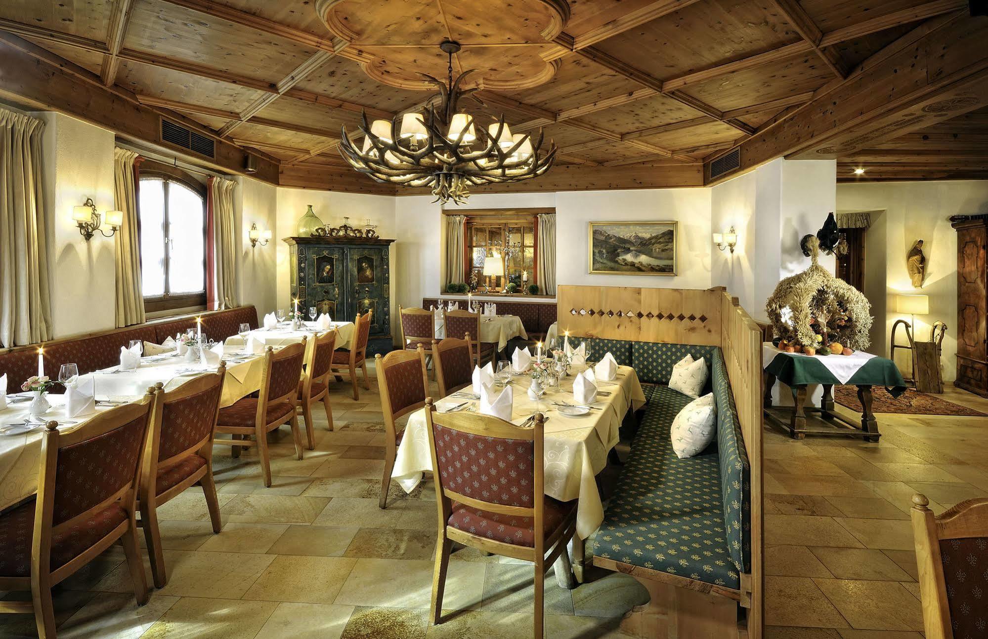 Hotel Zum Hirschen 4*